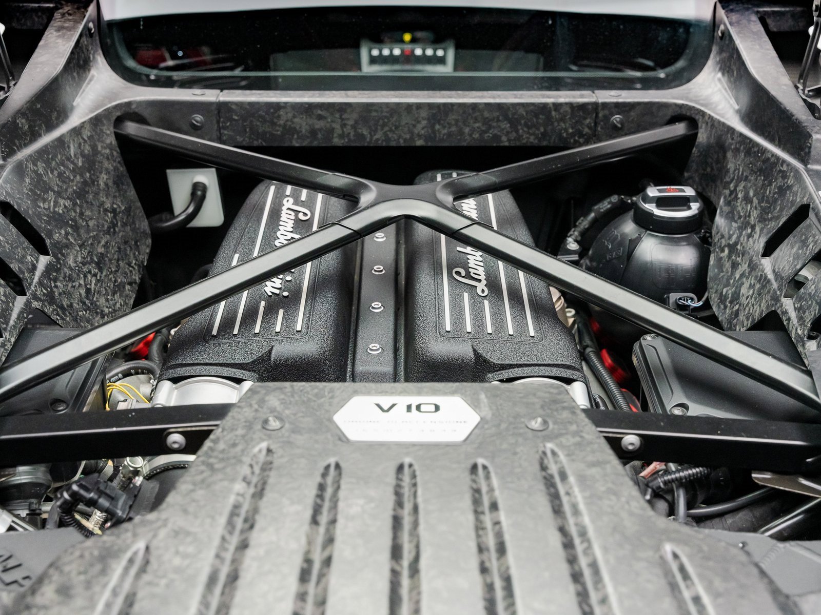 Used 2015 Lamborghini Huracan LP 610-4 image 37