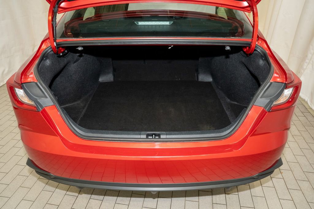 Certified 2025 Toyota Camry SE image 5