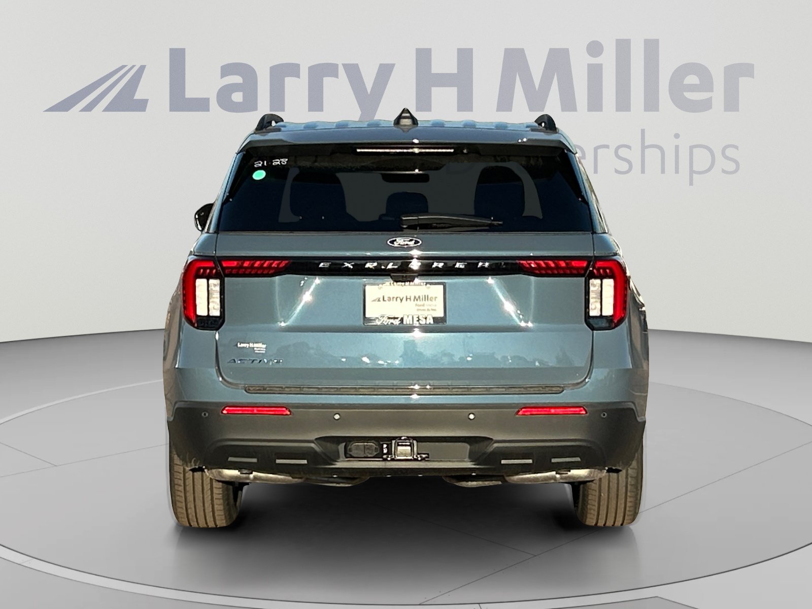 New 2027 Ford Explorer Active RWD image 4