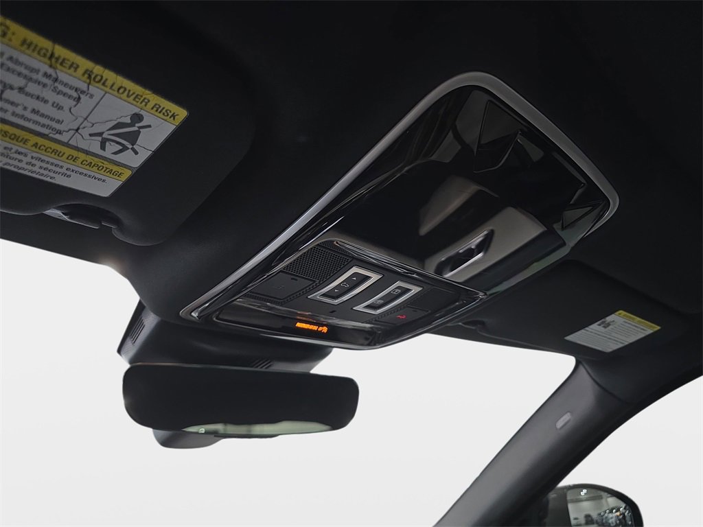 Used 2019 Land Rover Range Rover Velar R-Dynamic SE image 25