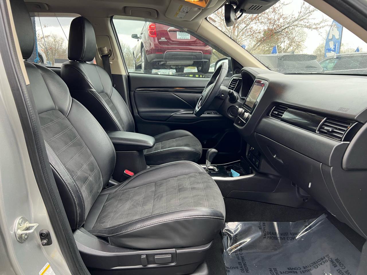 Used 2020 Mitsubishi Outlander SEL image 16