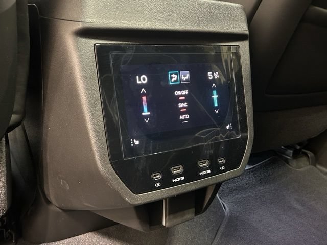 Used 2025 GMC Yukon AT4 Ultimate AWD/4WD image 30