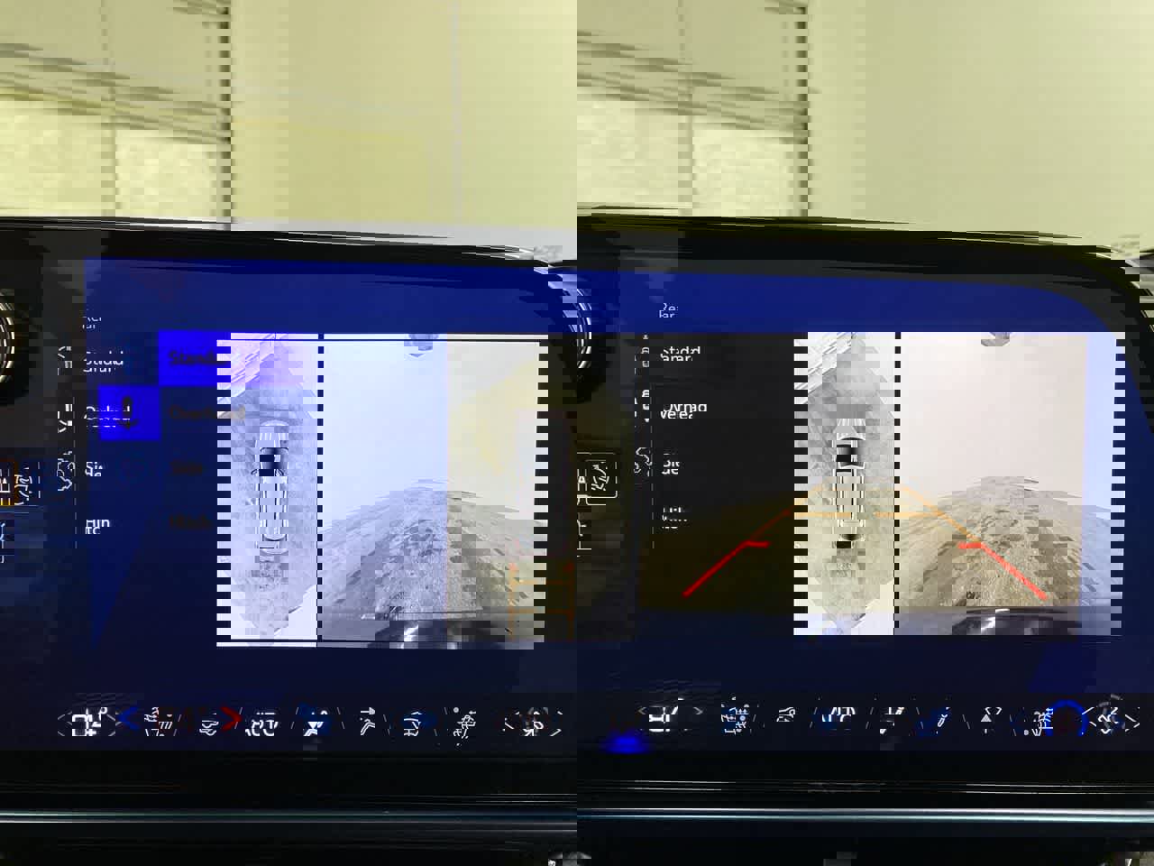 Used 2025 Chevrolet Equinox EV LT w/ Convenience Package image 24