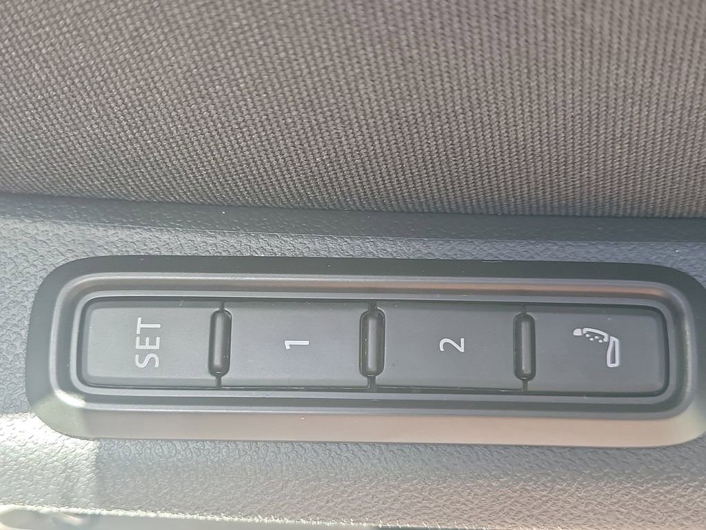 New 2026 Volkswagen Atlas SEL Premium R-Line image 21