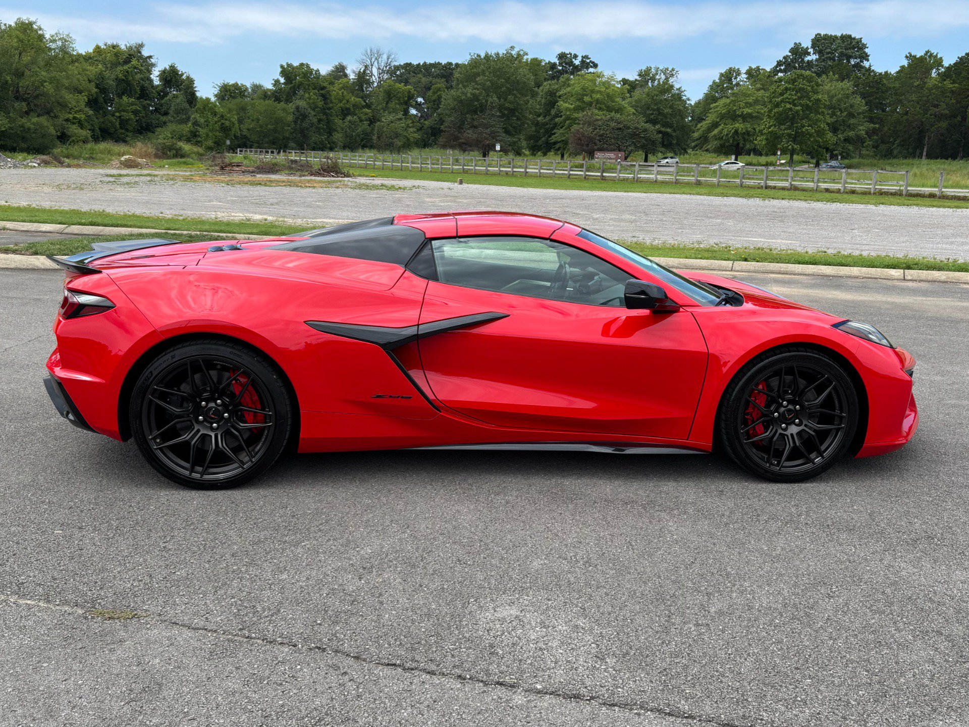 Used 2023 Chevrolet Corvette Z06 RWD image 12