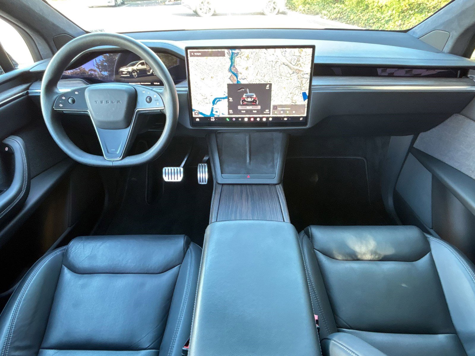 Used 2022 Tesla Model X image 16