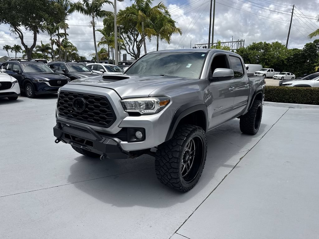Used 2017 Toyota Tacoma TRD Sport w/ Tow Package RWD image 9