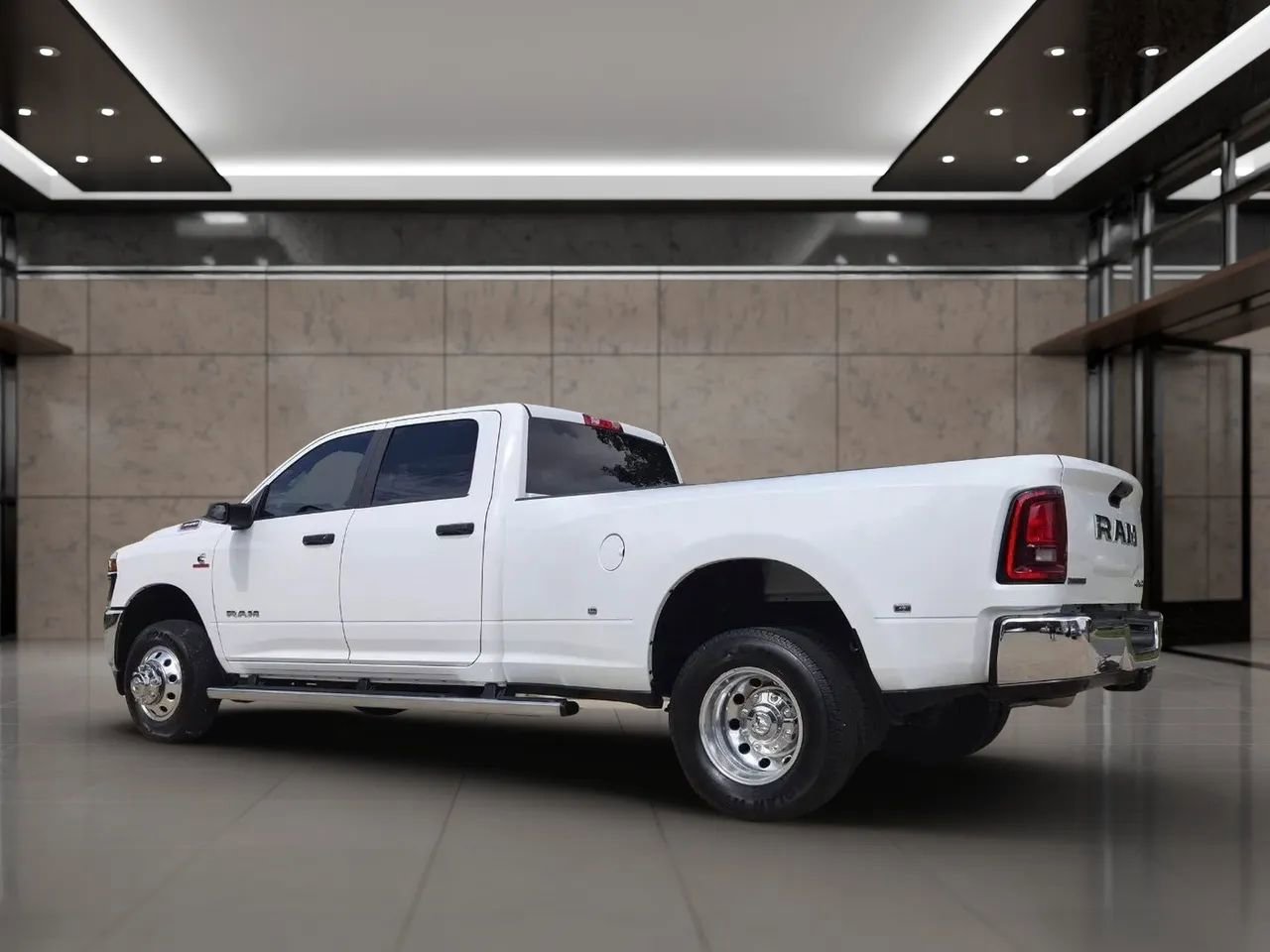 Used 2025 RAM 3500 Big Horn AWD/4WD image 31