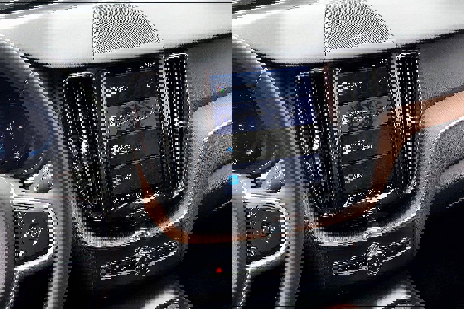 Used 2022 Volvo XC60 B5 Momentum w/ Climate Package image 8