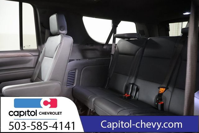 Used 2024 Chevrolet Suburban LT w/ Luxury Package AWD/4WD image 32