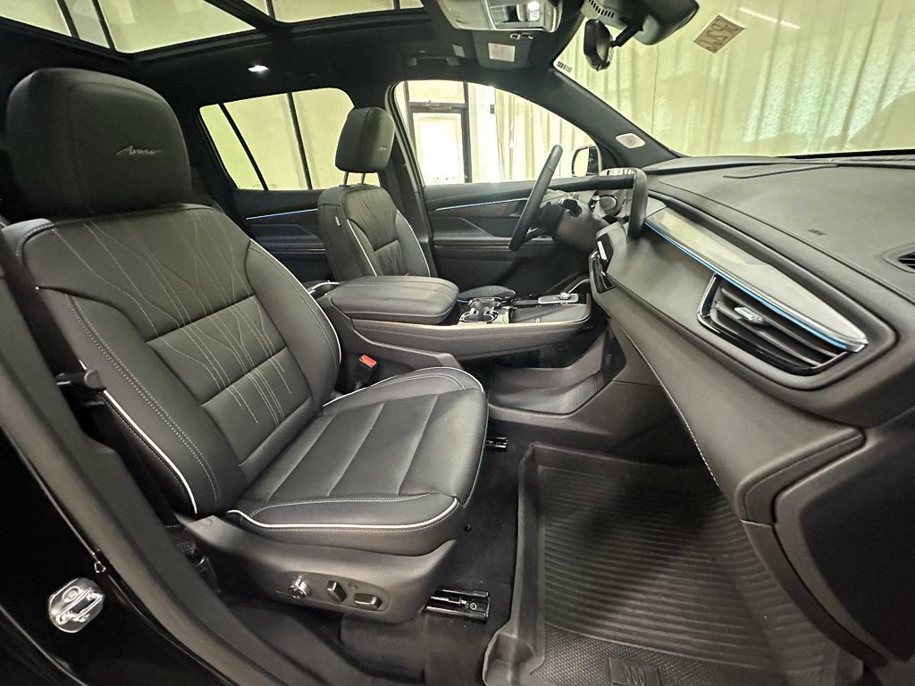 Certified 2025 Buick Enclave Avenir image 27
