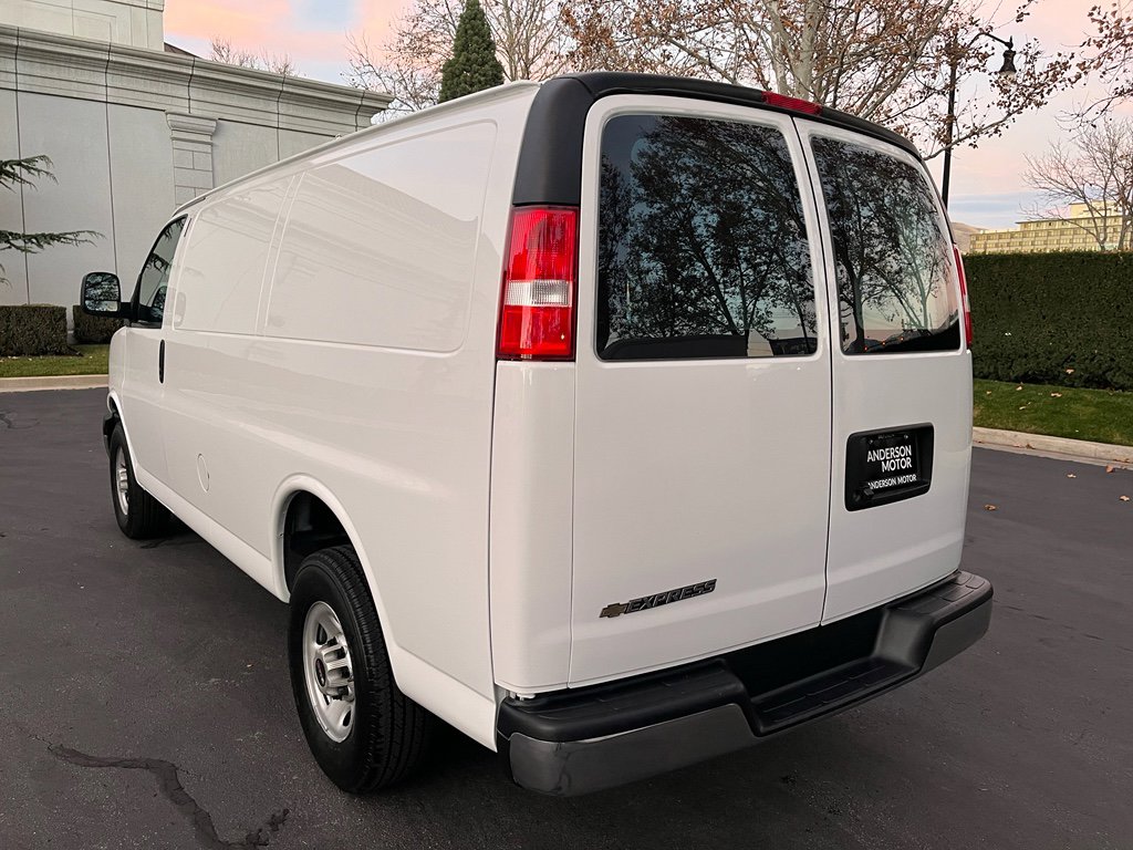 Used 2024 Chevrolet Express 2500 w/ Driver Convenience Package image 9