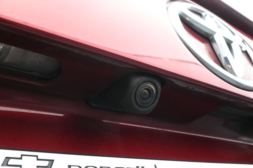 Used 2021 Toyota RAV4 LE FWD image 32
