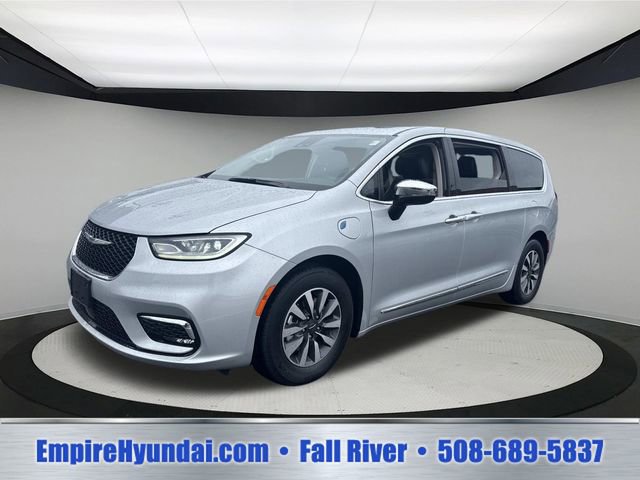 Used 2023 Chrysler Pacifica Limited FWD image 1