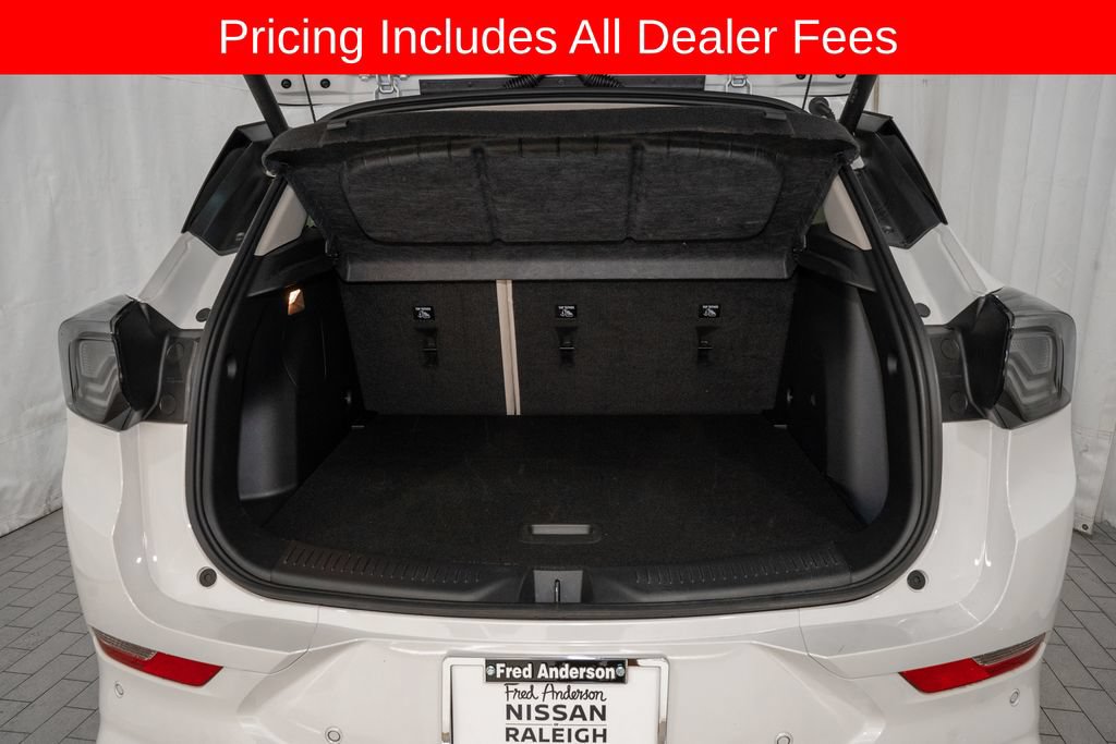 Used 2025 Buick Encore GX Avenir w/ Avenir Convenience Package FWD image 5