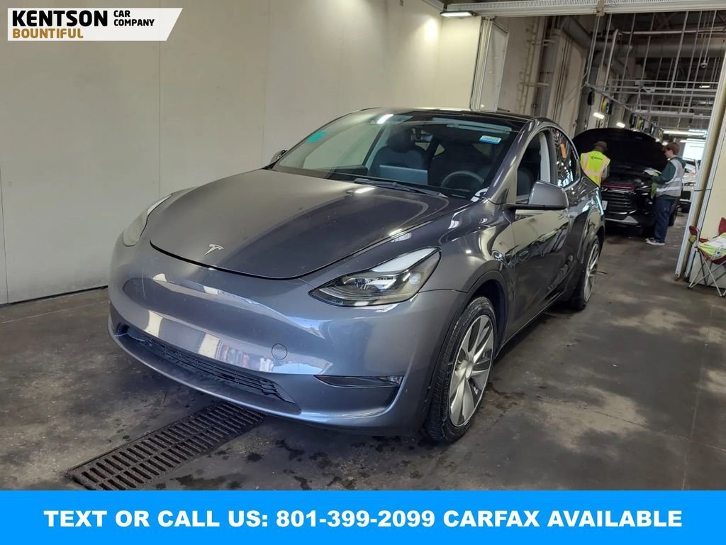 Used 2023 Tesla Model Y Long Range AWD/4WD image 1