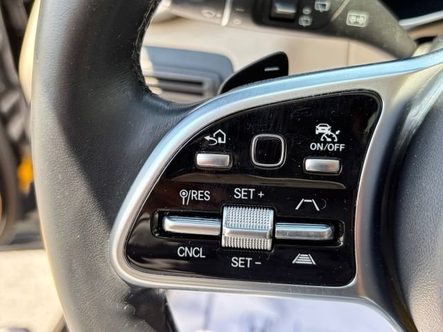 Used 2021 Mercedes-Benz GLC 300 4MATIC image 17