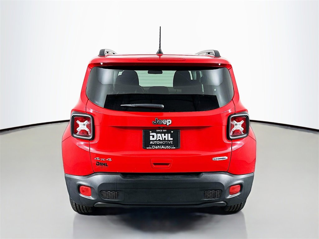 Used 2018 Jeep Renegade Latitude w/ Cold Weather Group image 10