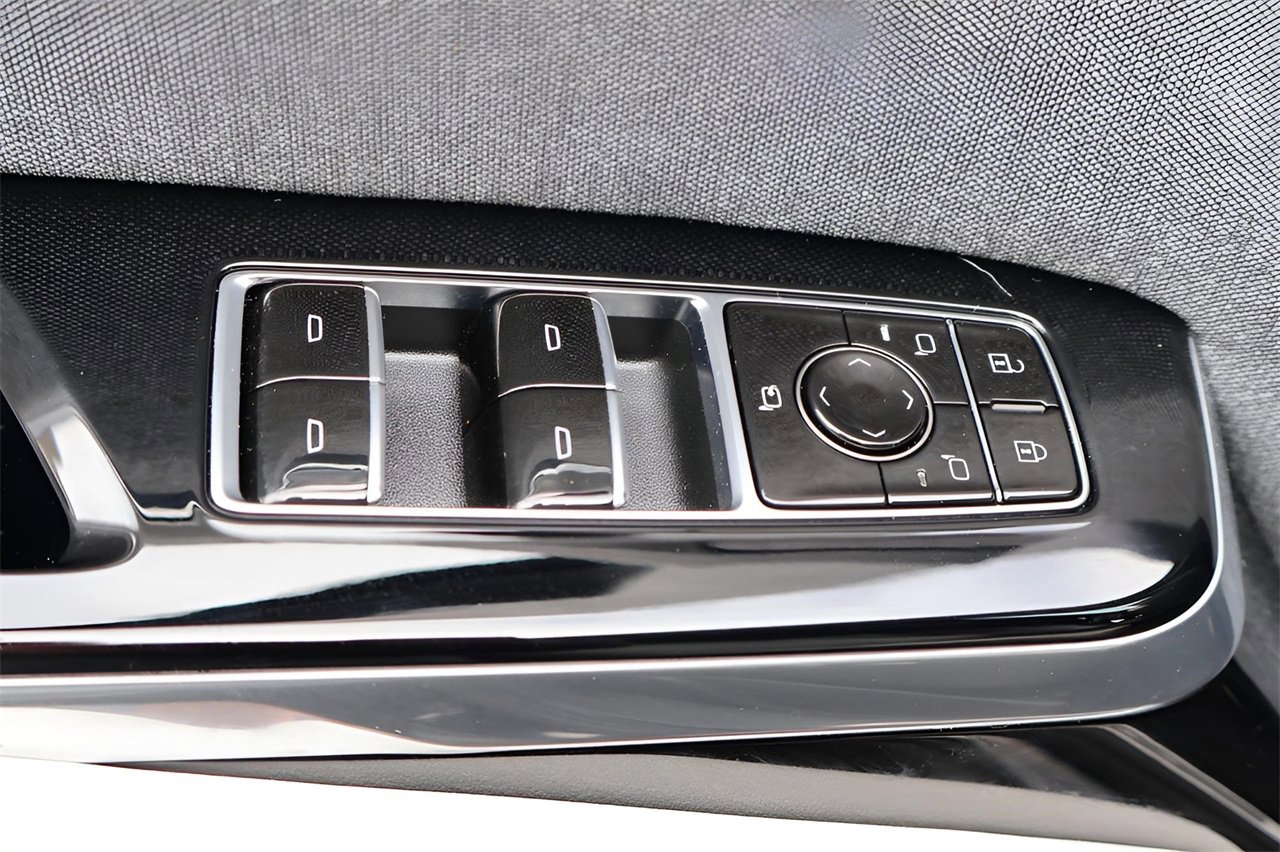 Certified 2025 Cadillac Escalade V w/ LPO, Floor Liner Package image 15