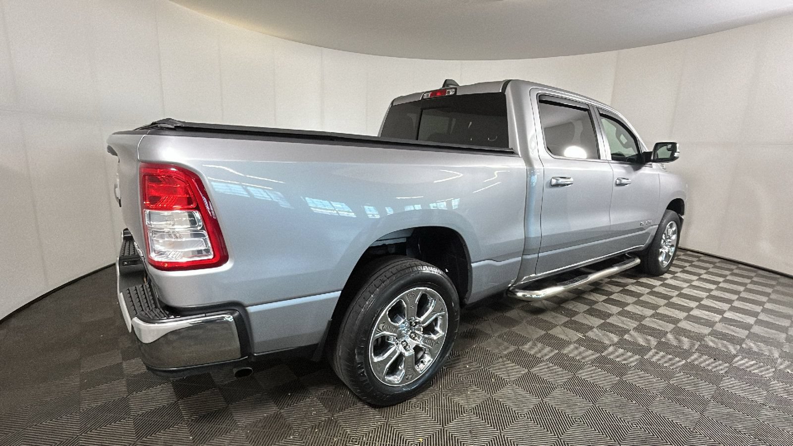 Used 2022 RAM 1500 Big Horn AWD/4WD image 3