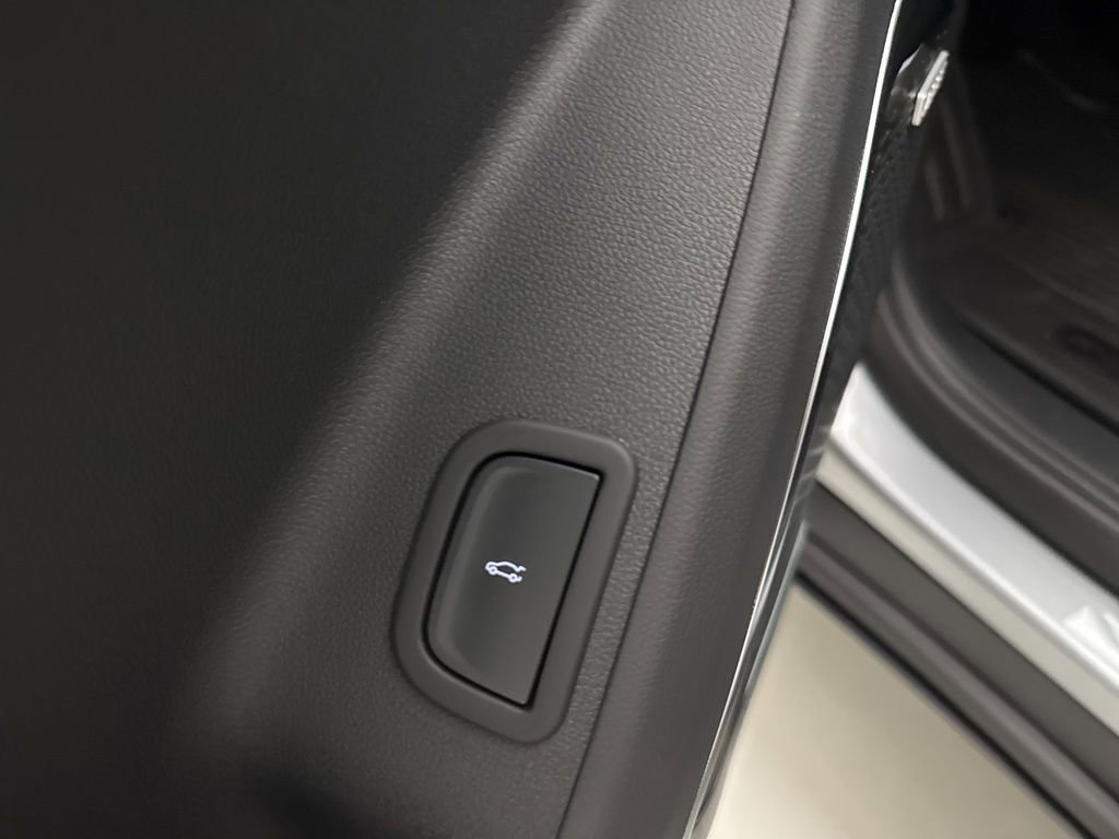 New 2026 GMC Acadia Elevation w/ LPO, All-Weather Package AWD/4WD image 25