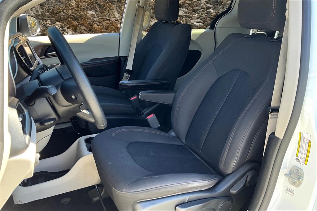 Used 2019 Chrysler Pacifica L image 14