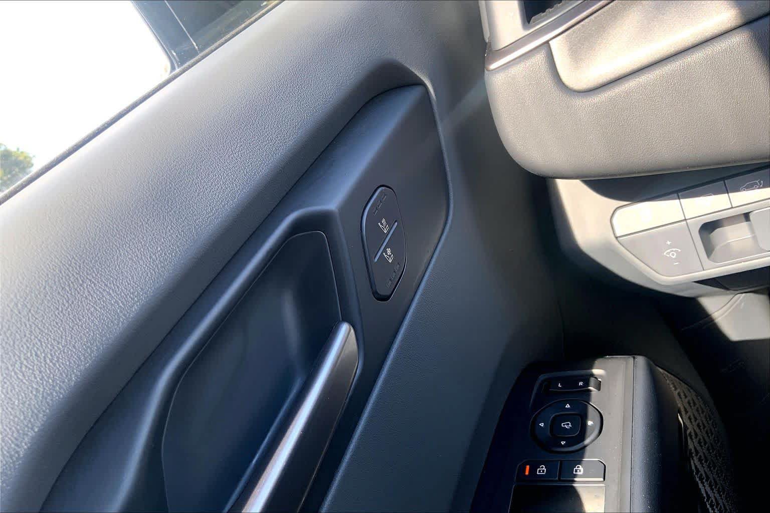 Certified 2024 Kia EV9 Light Long Range RWD image 29