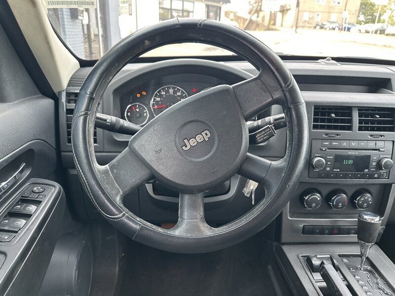 Used 2009 Jeep Liberty Sport w/ Popular Equipment Group AWD/4WD image 11