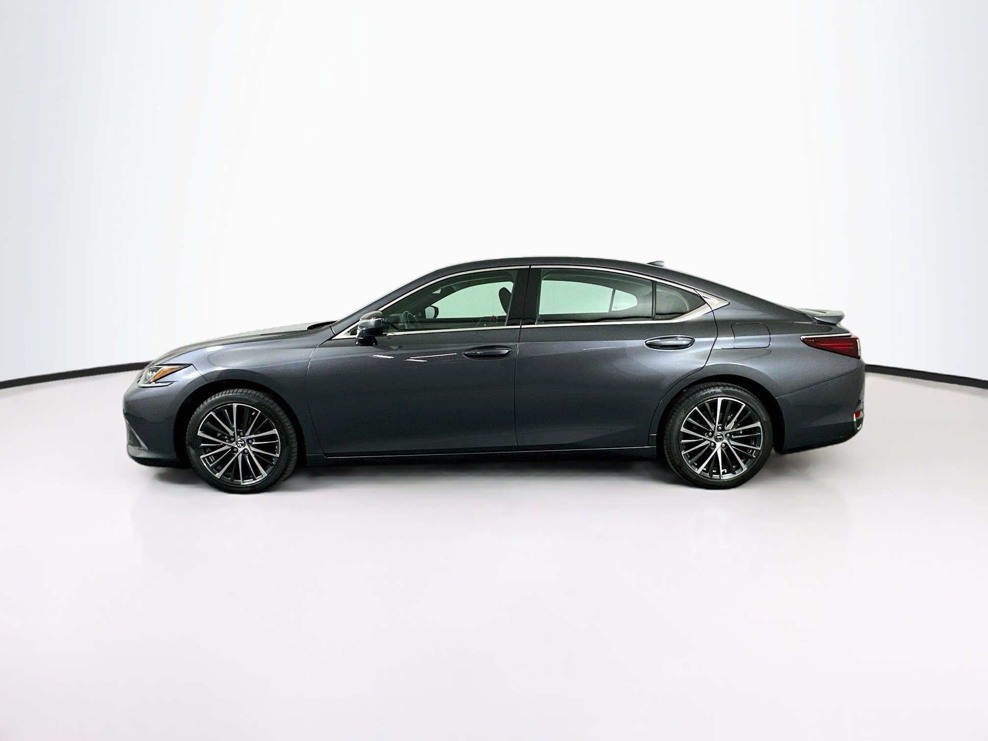 Used 2024 Lexus ES 300h w/ Premium Package FWD image 4