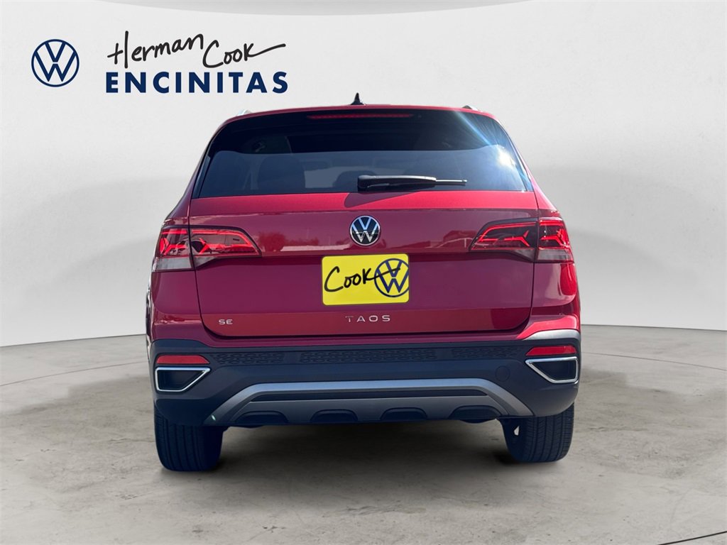 Certified 2023 Volkswagen Taos SE image 4