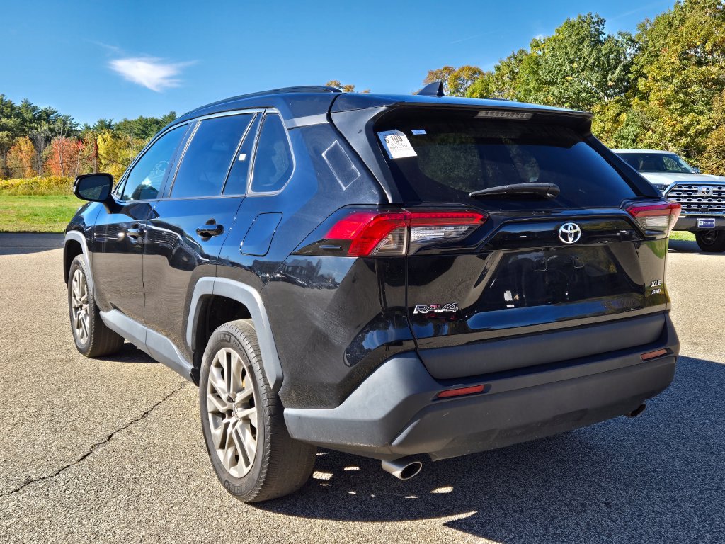 Used 2023 Toyota RAV4 XLE Premium AWD/4WD image 3