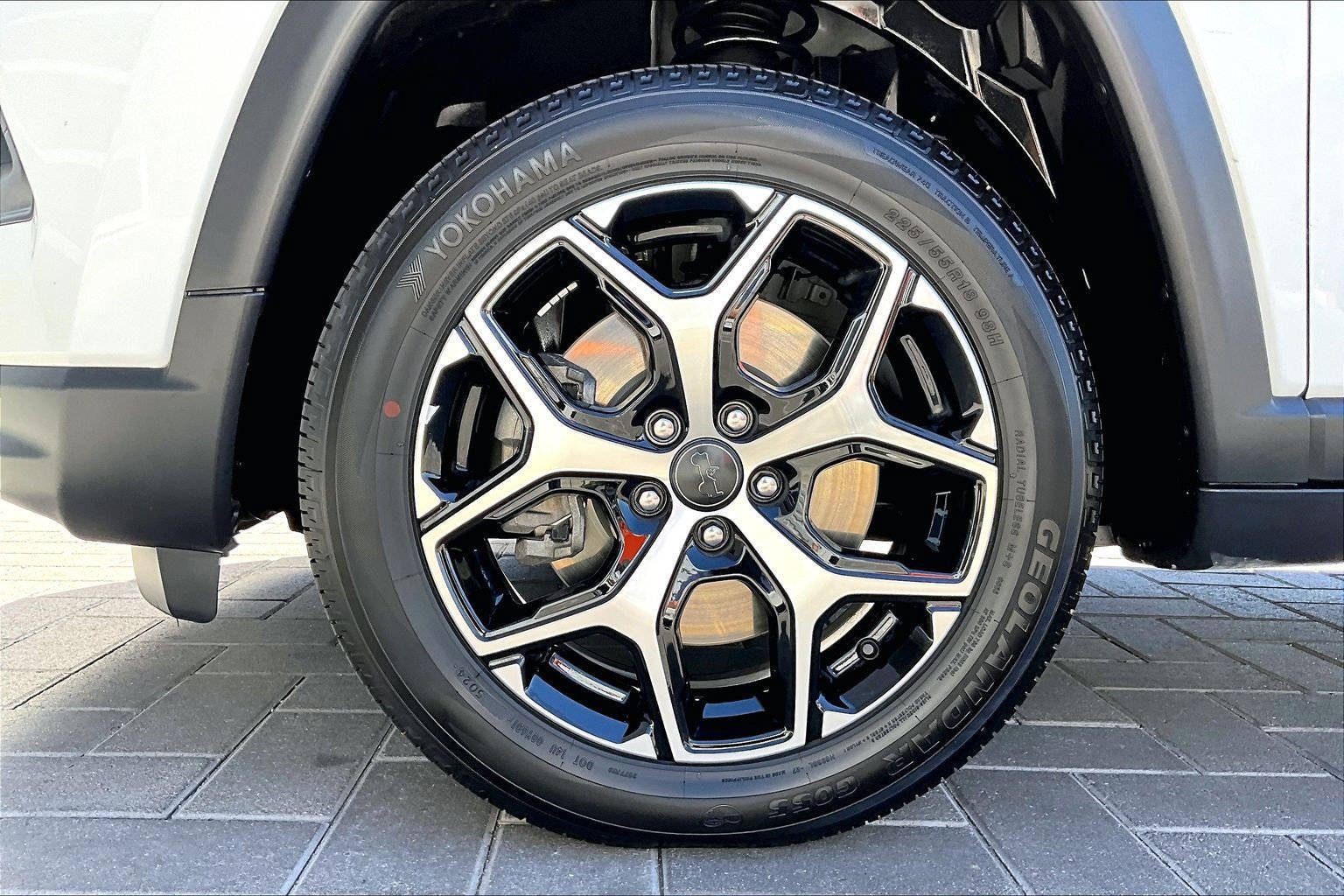 Used 2025 Jeep Compass Limited AWD/4WD image 8