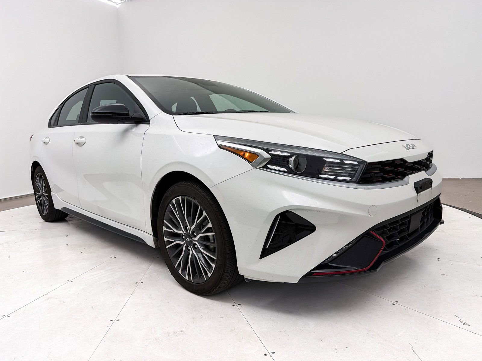 Used 2023 Kia Forte GT-Line w/ GT-Line Premium Package image 13