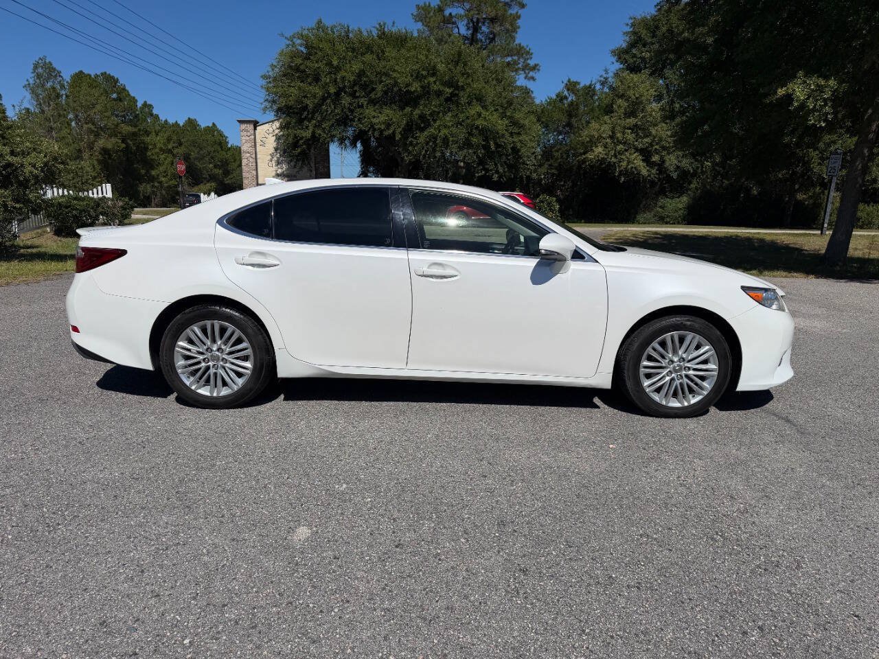 Used 2015 Lexus ES 350 w/ Luxury Package FWD image 7
