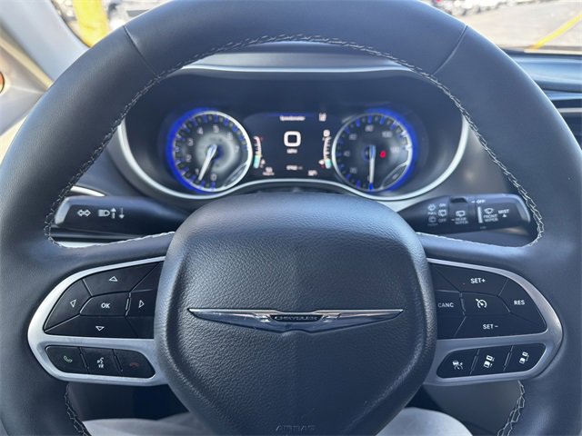 Certified 2024 Chrysler Pacifica Touring-L image 23