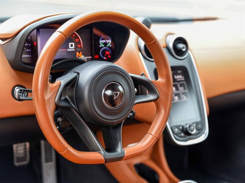 Used 2016 McLaren 570S Coupe RWD image 25