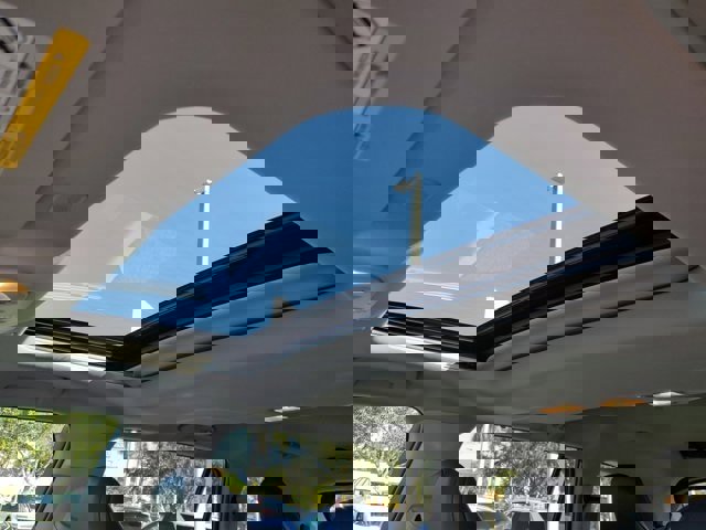 Used 2023 Toyota Highlander L image 29