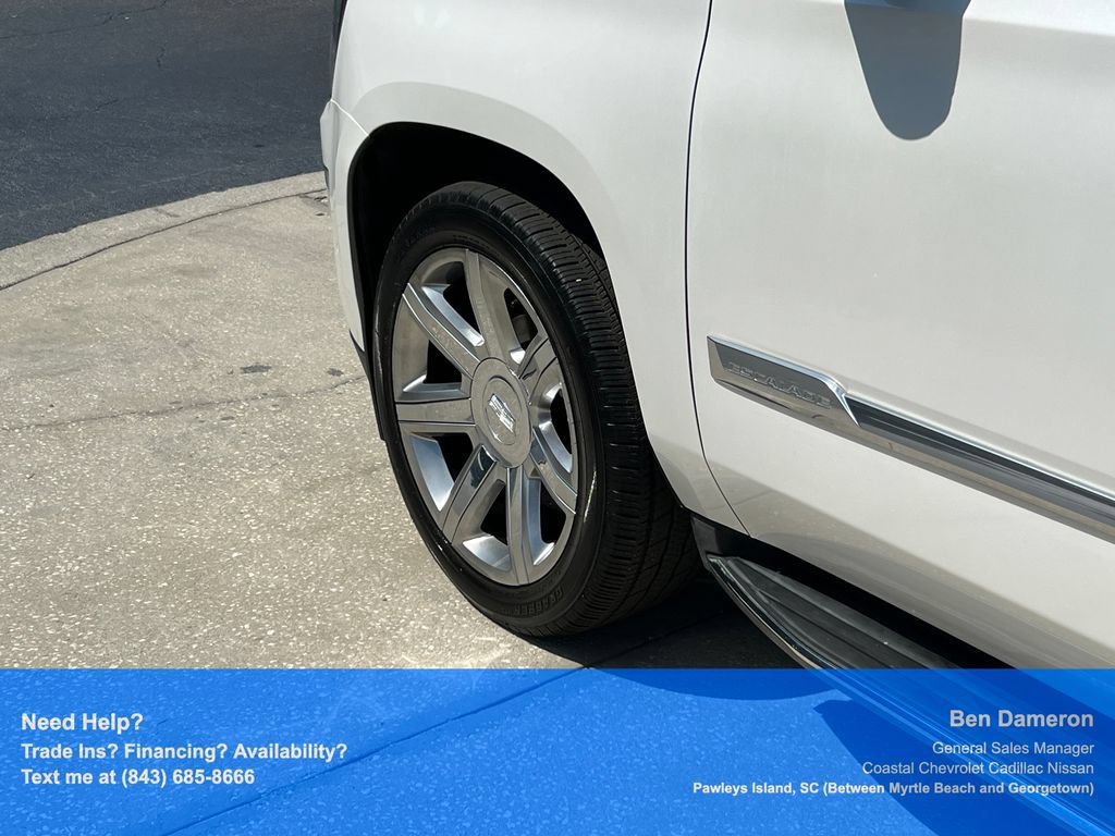 Used 2017 Cadillac Escalade Luxury AWD/4WD image 32