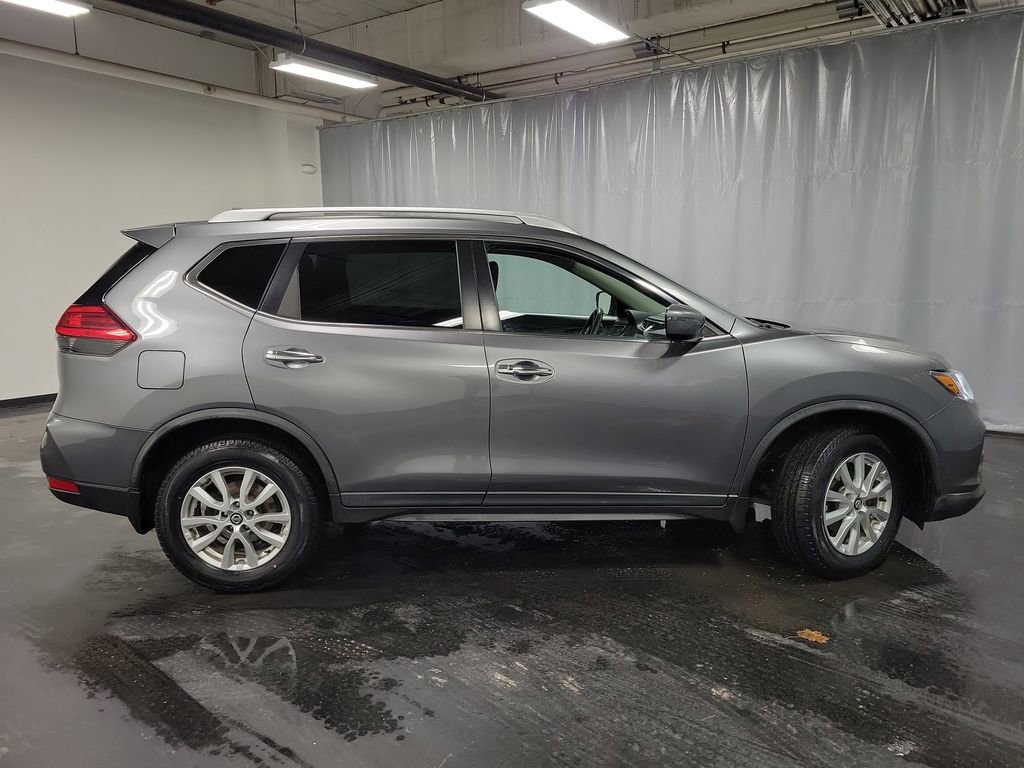Used 2017 Nissan Rogue SV image 10