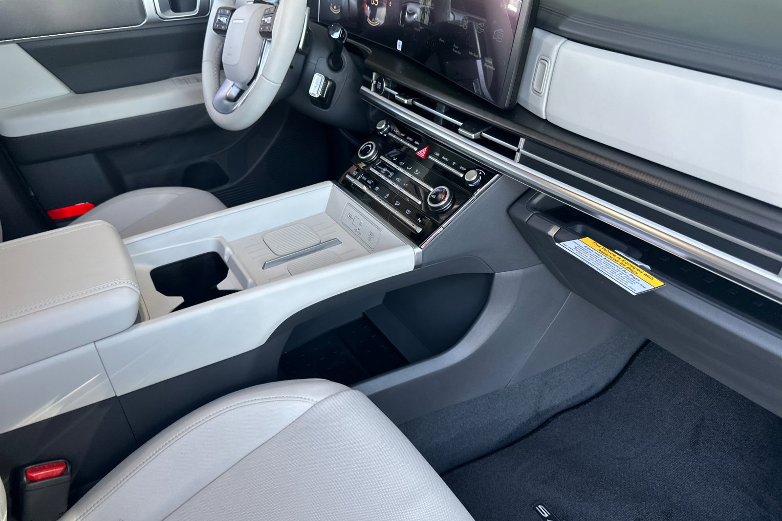 New 2025 Hyundai Santa Fe SE image 14