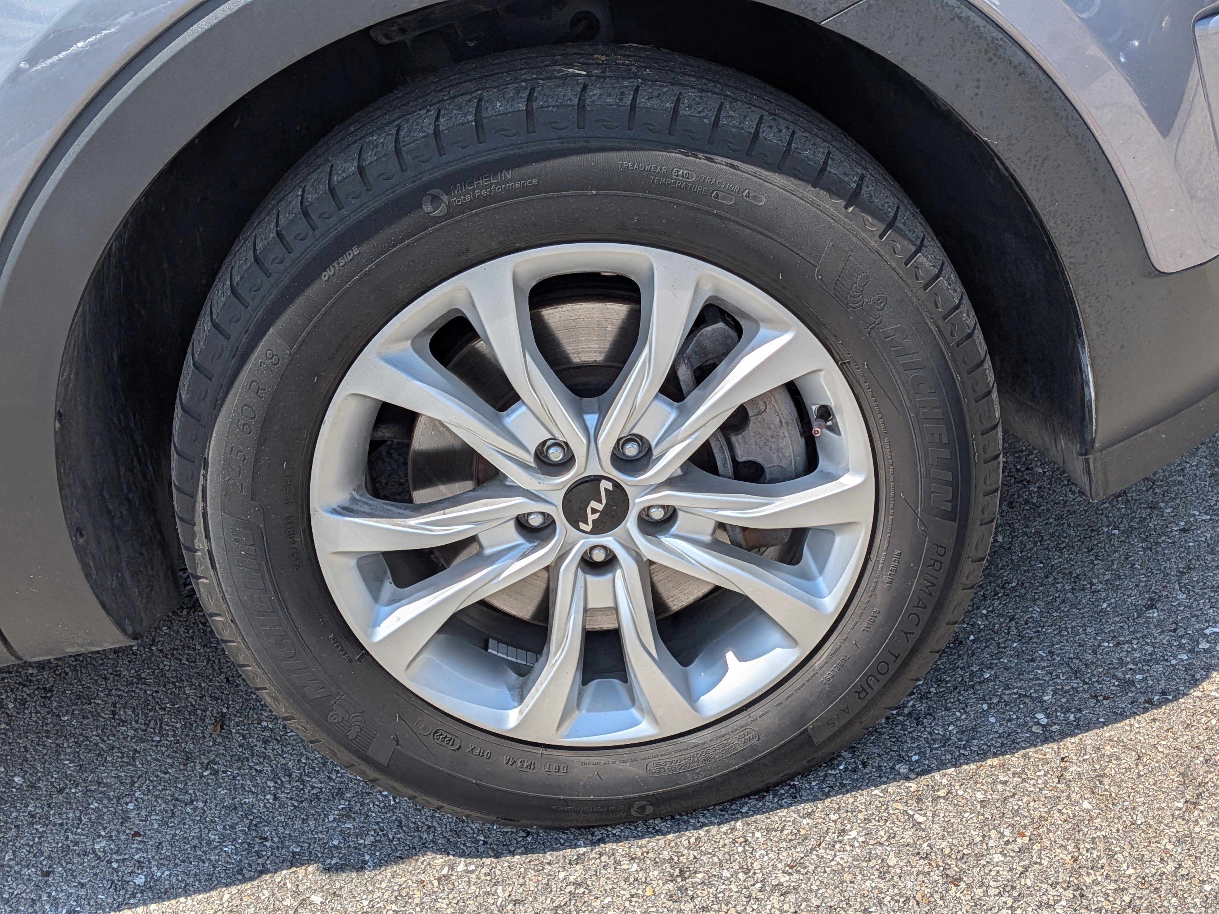 Used 2022 Kia Telluride LX image 11