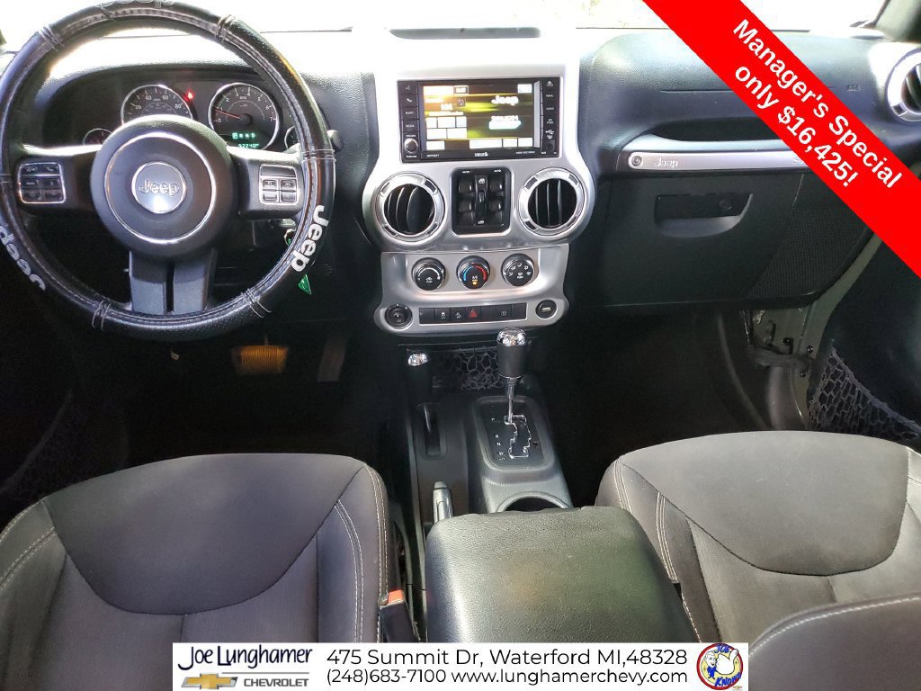Used 2015 Jeep Wrangler Unlimited Sahara w/ Dual Top Group AWD/4WD image 19