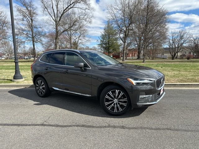 Used 2022 Volvo XC60 B5 Inscription FWD image 2