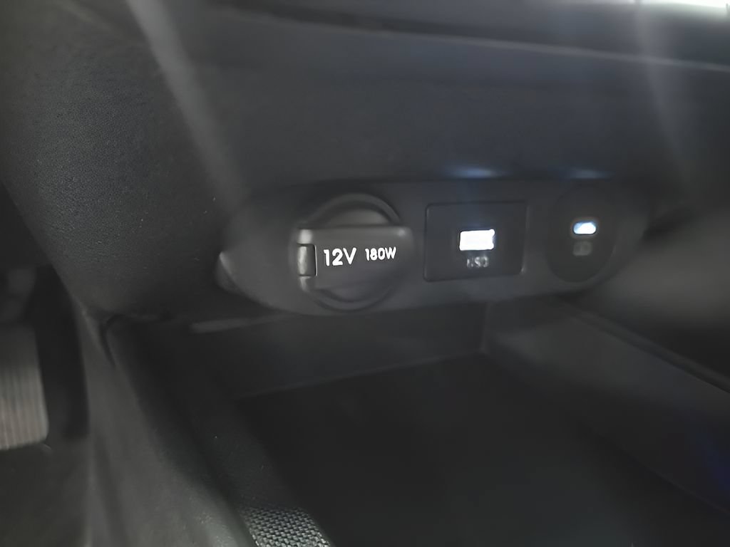 Used 2024 Hyundai Elantra SEL FWD image 34