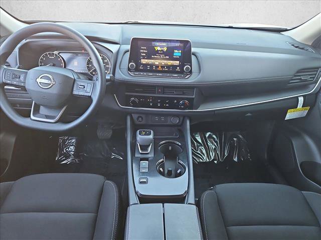 Used 2025 Nissan Rogue S image 18