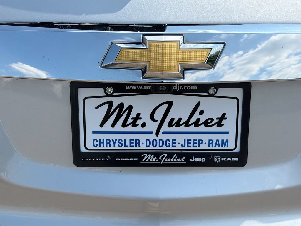 Used 2017 Chevrolet Traverse LT w/ Style and Technology Package FWD image 12