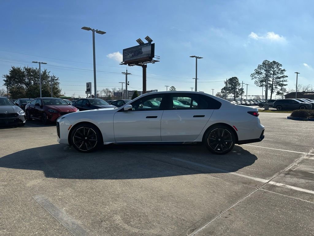 Certified 2025 BMW 760i xDrive w/ Luxury Rear Seating Package image 6