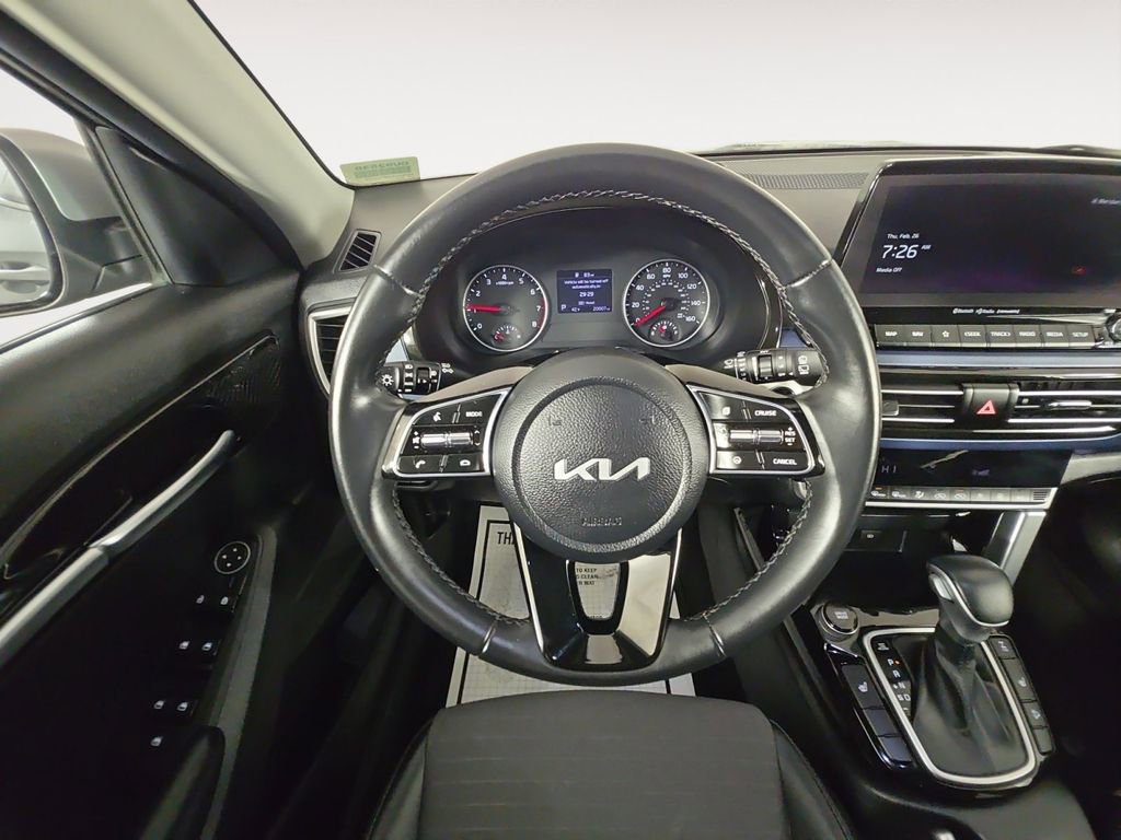 Used 2023 Kia Seltos S w/ Navigation Package image 12