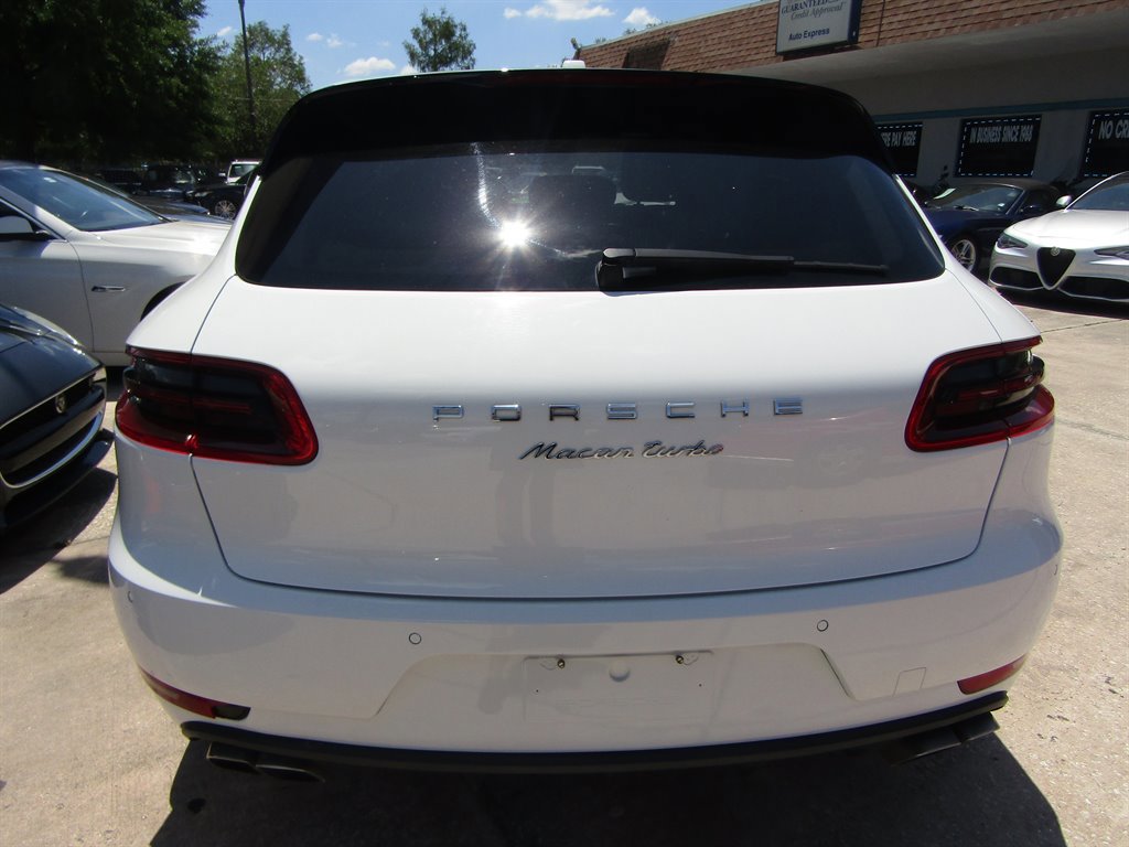 Used 2015 Porsche Macan Turbo AWD/4WD image 3