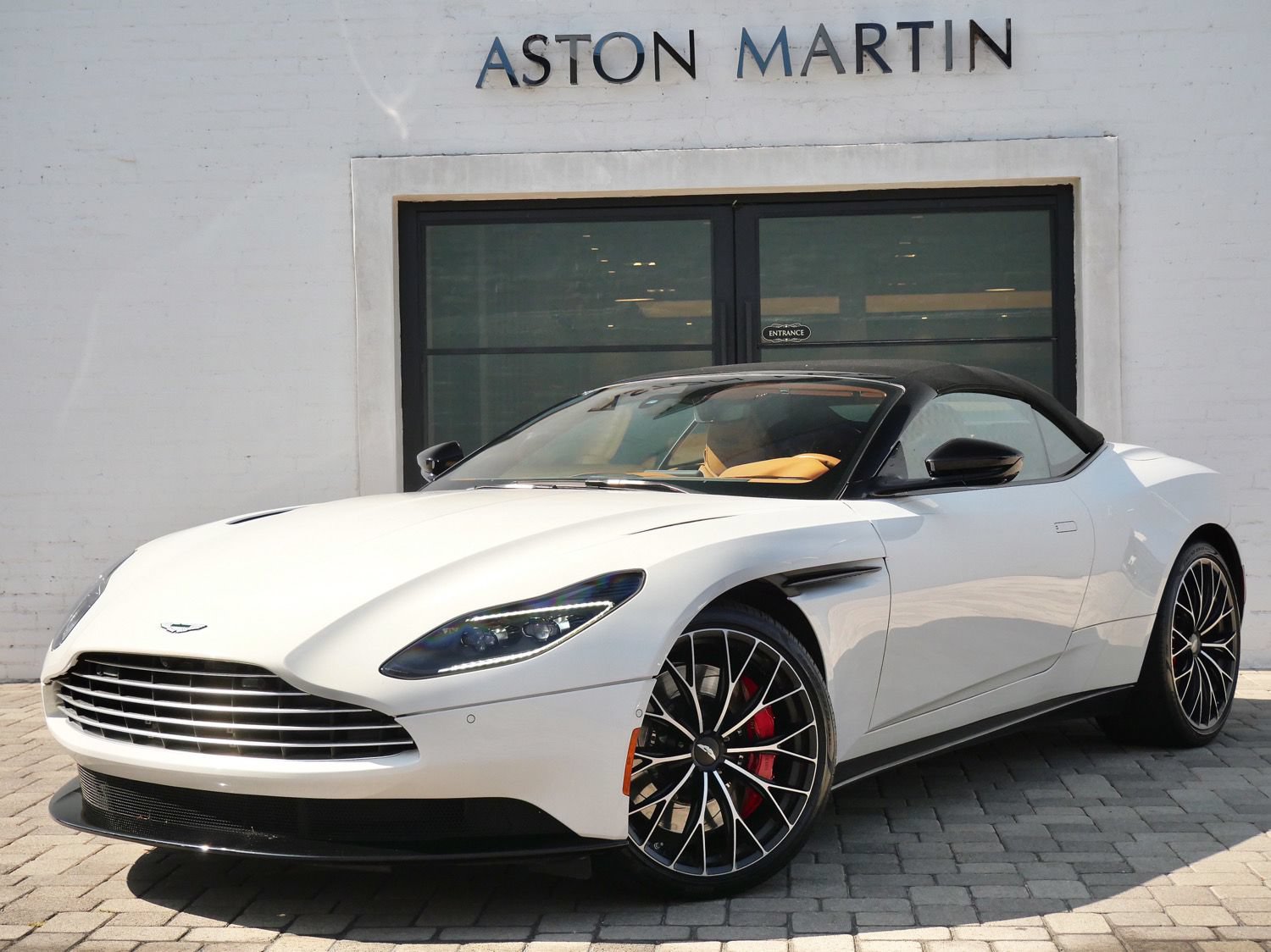 Used 2023 Aston Martin DB11 Volante RWD image 14